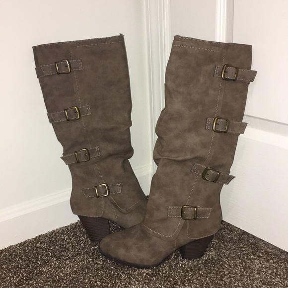 Shoes - MAJOR PRICE DROP! LIKE NEW! Tall Boots w/ Heel